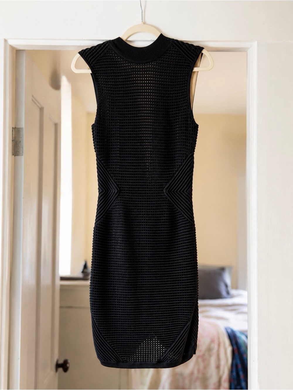 🖤 Bebe Black Textured Bodycon Dress – Size S